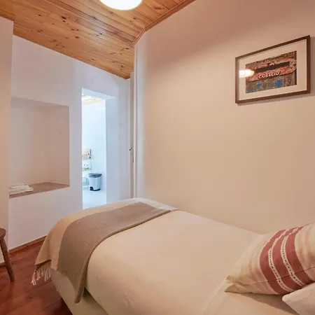 Historic Alfama Delight, By Timecooler Apartman Lisboa