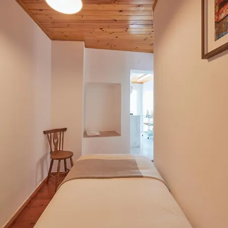 Historic Alfama Delight, By Timecooler Apartman