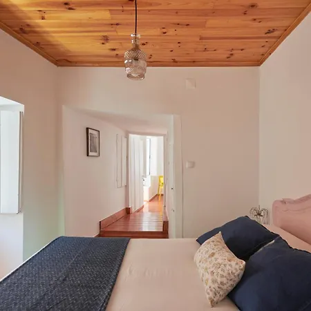 Historic Alfama Delight, By Timecooler 리스본